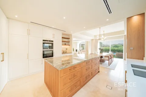 Villa en Victory Heights, Dubai Sports City, Dubai, 5 dormitorios, 446 m², № 61777 - foto 8