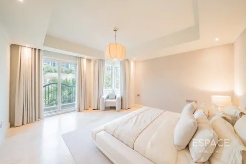 Villa en Victory Heights, Dubai Sports City, Dubai, 5 dormitorios, 446 m², № 61777 - foto 14