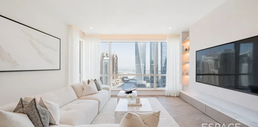 Квартира в Дубай Марине, Дубай, 3 спальни, 219м², № 61781