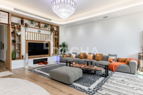 Villa in Nad Al Sheba 1, Nadd Al Sheba, Dubai 5 bedrooms, 465 sq.m. № 115701 - photo 26