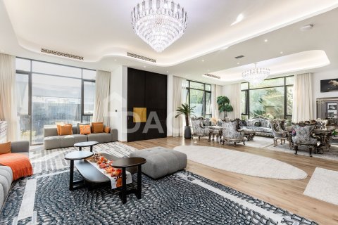 Villa in Nad Al Sheba 1, Nadd Al Sheba, Dubai 5 bedrooms, 465 sq.m. № 115701 - photo 10