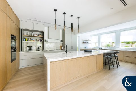 Villa in Arabian Ranches, Dubai 4 bedrooms, 465 sq.m. № 98527 - photo 3