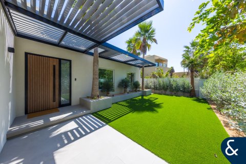 Villa in Arabian Ranches, Dubai 4 bedrooms, 465 sq.m. № 98527 - photo 23