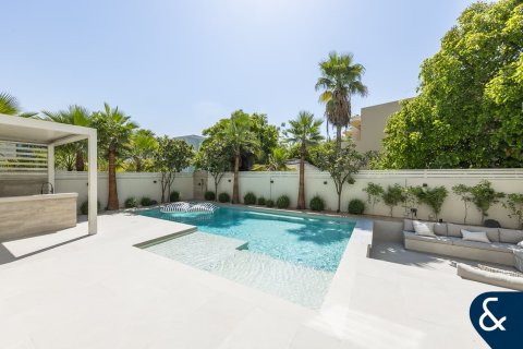 Villa in Arabian Ranches, Dubai 4 bedrooms, 465 sq.m. № 98527 - photo 19