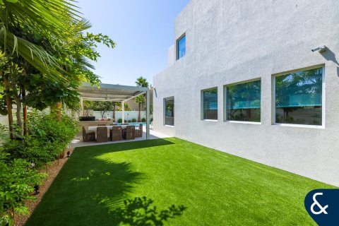 Villa in Arabian Ranches, Dubai 4 bedrooms, 465 sq.m. № 98527 - photo 22