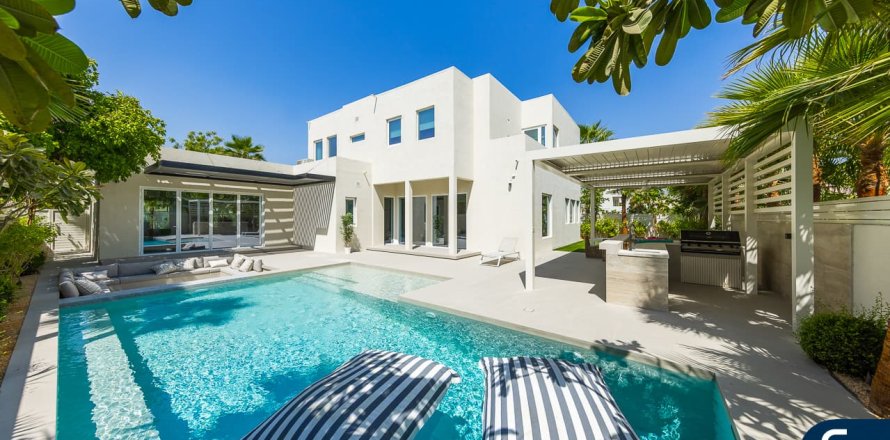 Villa in Arabian Ranches, Dubai 4 bedrooms, 465 sq.m. № 98527