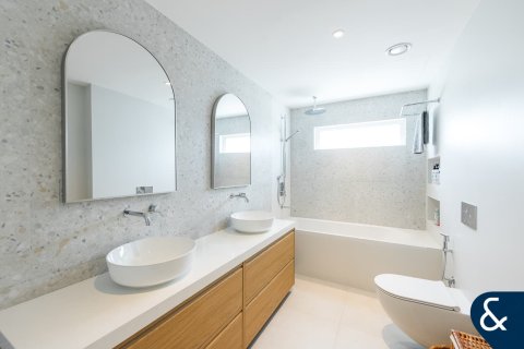 Villa in Arabian Ranches, Dubai 4 bedrooms, 465 sq.m. № 98527 - photo 13