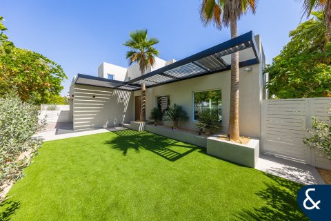 Villa in Arabian Ranches, Dubai 4 bedrooms, 465 sq.m. № 98527 - photo 24