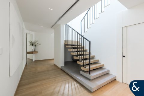 Villa in Arabian Ranches, Dubai 4 bedrooms, 465 sq.m. № 98527 - photo 6