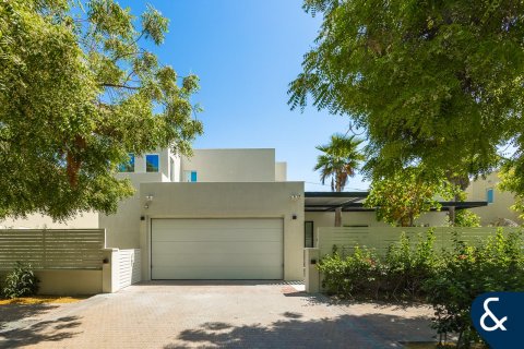 Villa in Arabian Ranches, Dubai 4 bedrooms, 465 sq.m. № 98527 - photo 25