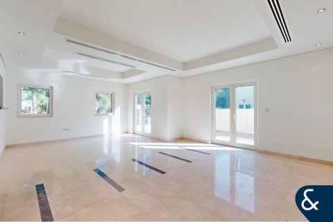 Adosado en North Village, Al Furjan, Dubai, 3 dormitorios, 301 m², № 98528 - foto 2