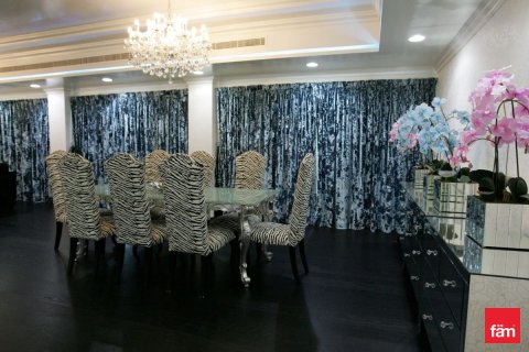 Ático en Dubai Sports City, Dubai, 4 dormitorios, 455.7 m², № 55212 - foto 7
