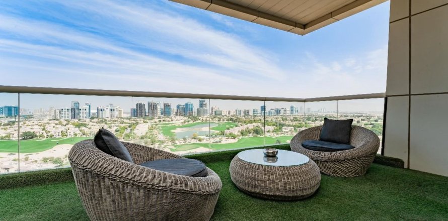 Ático en Dubai Sports City, Dubai, 4 dormitorios, 455.7 m², № 55212