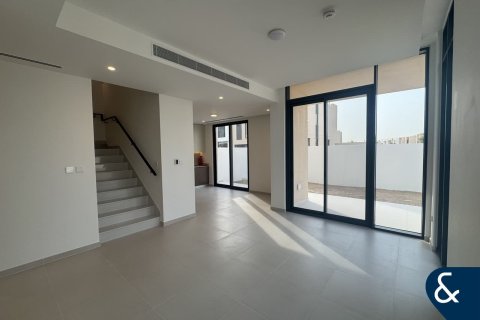 Villa in EMAAR South, Dubai South (Dubai World Central), Dubai 4 bedrooms, 223 sq.m. № 74403 - photo 5