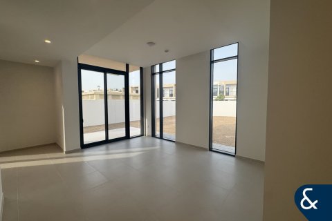 Villa in EMAAR South, Dubai South (Dubai World Central), Dubai 4 bedrooms, 223 sq.m. № 74403 - photo 6