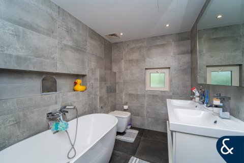 Townhouse in Victory Heights, Dubai Sports City, Dubai 4 bedrooms, 311 sq.m. № 74405 - photo 13