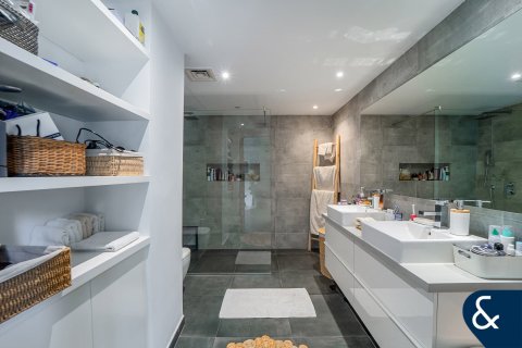 Townhouse in Victory Heights, Dubai Sports City, Dubai 4 bedrooms, 311 sq.m. № 74405 - photo 9