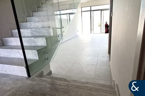 Купить таунхаус в District 7, Мохаммед Бин Рашид Сити, Дубай: 3 спальни, 154м², № 74406 - фото 6