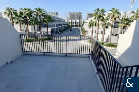 Купить таунхаус в District 7, Мохаммед Бин Рашид Сити, Дубай: 3 спальни, 154м², № 74406 - фото 2