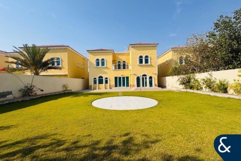 Villa in Legacy, Jumeirah Park, Dubai 3 bedrooms, 285 sq.m. № 74400 - photo 1