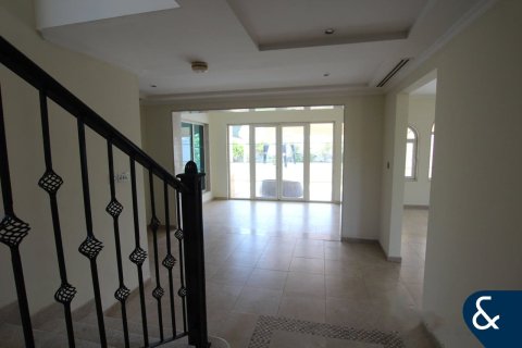 Villa in Legacy, Jumeirah Park, Dubai 3 bedrooms, 285 sq.m. № 74400 - photo 5