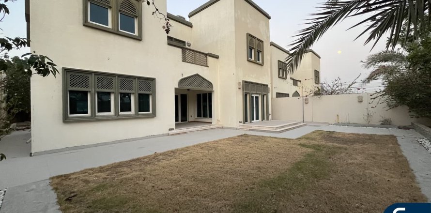 Villa in Legacy, Jumeirah Park, Dubai 3 bedrooms, 285 sq.m. № 74402