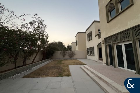 Villa in Legacy, Jumeirah Park, Dubai 3 bedrooms, 285 sq.m. № 74402 - photo 10