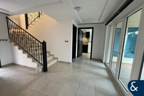 Villa in Legacy, Jumeirah Park, Dubai 3 bedrooms, 285 sq.m. № 74402 - photo 3