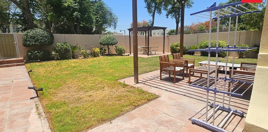Villa à Dubai, 3 chambres, 417.3 m², № 111724