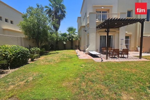 Villa à Dubai, 3 chambres, 417.3 m², № 111724 - photo 2