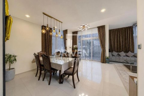 Villa in Dubai 6 bedrooms, 608.51 sq.m. № 135394 - photo 29