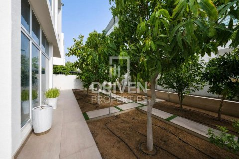 Villa in Dubai 6 bedrooms, 608.51 sq.m. № 135394 - photo 6