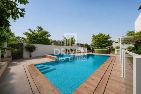 Villa in Dubai 6 bedrooms, 608.51 sq.m. № 135394 - photo 5