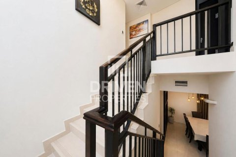 Villa in Dubai 6 bedrooms, 608.51 sq.m. № 135394 - photo 24