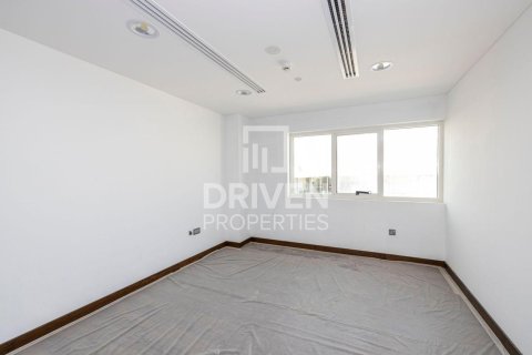 Warehouse in Jebel Ali, Dubai 8872.24 sq.m. № 130100 - photo 3