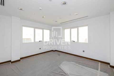 Warehouse in Jebel Ali, Dubai 8872.24 sq.m. № 130100 - photo 5