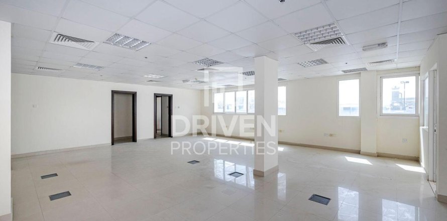 Factory in Jebel Ali, Dubai 15433.3 sq.m. № 130092