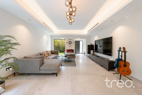 Villa in Meadows 8, Meadows, Dubai 4 bedrooms, 343.74 sq.m. № 124665 - photo 2
