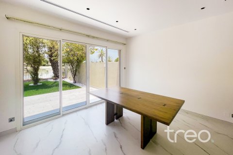 Villa in The Springs, Dubai 3 bedrooms, 269.79 sq.m. № 124781 - photo 5