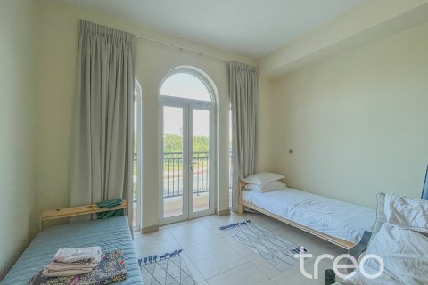 Villa in Legacy, Jumeirah Park, Dubai 4 bedrooms, 386.2 sq.m. № 124783 - photo 14