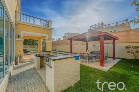 Villa in Legacy, Jumeirah Park, Dubai 4 bedrooms, 386.2 sq.m. № 124783 - photo 16