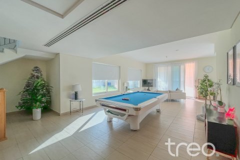 Villa in Legacy, Jumeirah Park, Dubai 4 bedrooms, 386.2 sq.m. № 124783 - photo 8