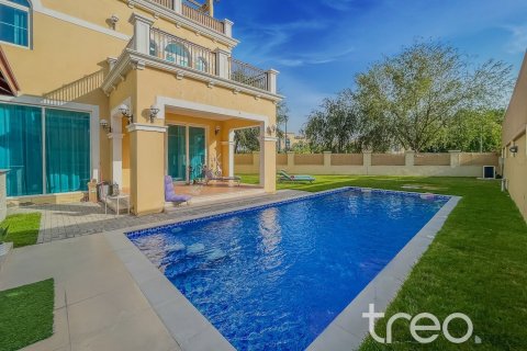 Villa in Legacy, Jumeirah Park, Dubai 4 bedrooms, 386.2 sq.m. № 124783 - photo 2