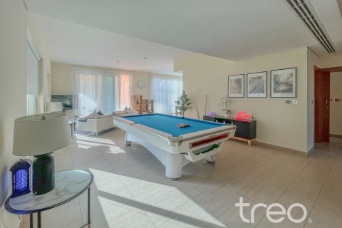 Villa in Legacy, Jumeirah Park, Dubai 4 bedrooms, 386.2 sq.m. № 124783 - photo 9