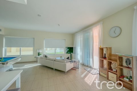 Villa in Legacy, Jumeirah Park, Dubai 4 bedrooms, 386.2 sq.m. № 124783 - photo 3