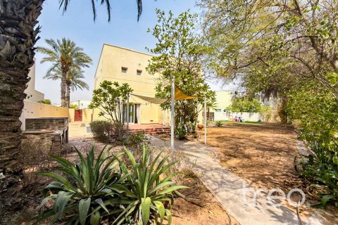 Villa en Meadows, Dubai, 4 dormitorios, 81.66 m², № 124780