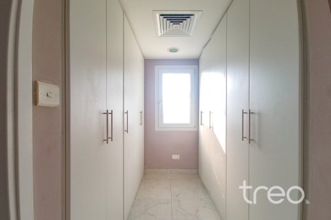 Villa en Meadows, Dubai, 4 dormitorios, 50.63 m², № 124779 - foto 4