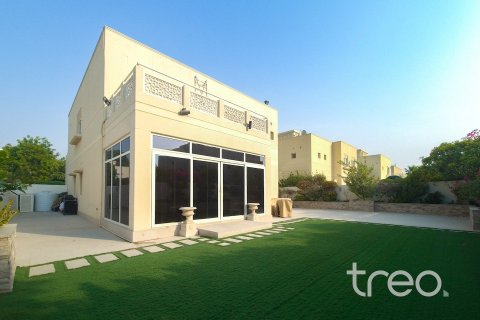Villa en Meadows, Dubai, 4 dormitorios, 50.63 m², № 124779 - foto 13