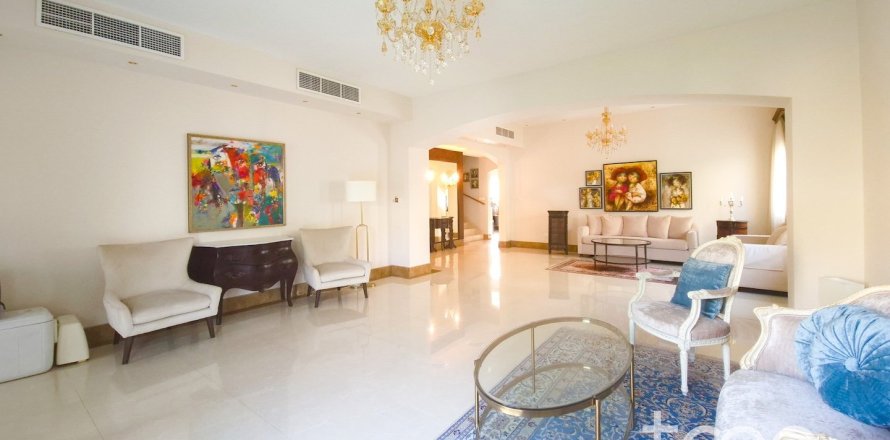 Villa en Meadows, Dubai, 4 dormitorios, 50.63 m², № 124779
