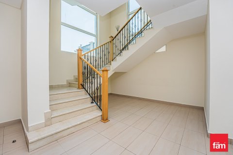 Villa in Jumeirah Park, Dubai 4 bedrooms, 510 sq.m. № 123925 - photo 7